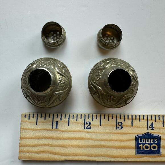Vintage Salt and Pepper Shakers 515 Silver Antique Kitchen Miniature - Picture 7 of 8